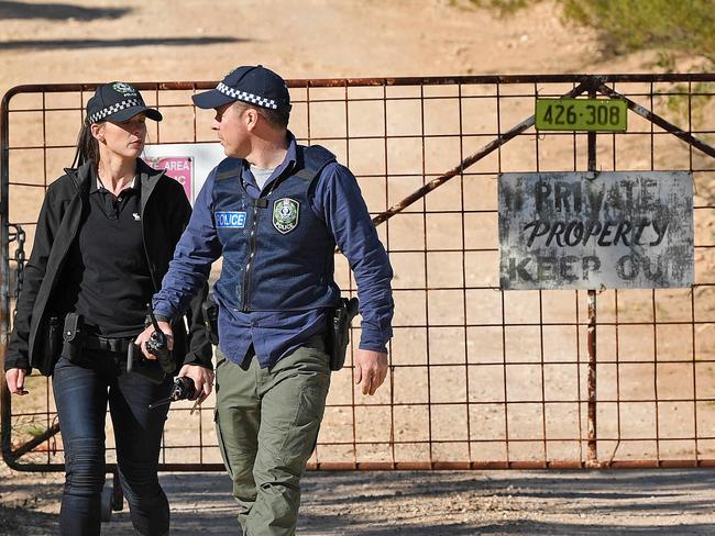 17/09/19 - Police search Murray Mallee property for evidence linked with murdersA large-scale search of a property in the Murray Mallee region is being conducted by SA Police today in a bid to locate evidence believed to be linked with two murder inquiries.Picture: Tom Huntley