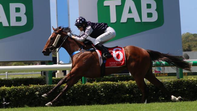 Jockey Leah Kilner pushed Glorious Ruby to victory in the race 3 2YO classic plate (1200m) at the Sunshine Coast Cup raceday. Picture: Tom Threadingham