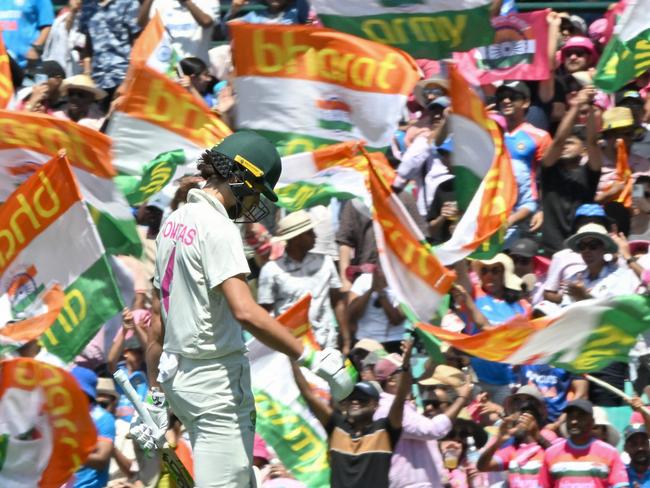 Sam Konstas walks off the field after his dismissal at the SCG. Picture: Saeed KHAN / AFP-