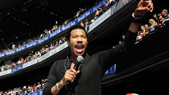 Lionel Richie was touring in Asia when he was lured to perform at the replay.