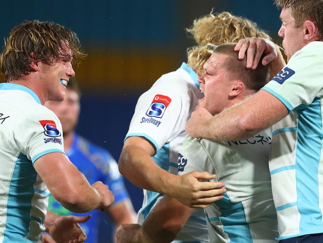 GOLD COAST, AUSTRALIA - AUGUST 14: Tom Robertson of the NSW Waratahs celebrates after scoring a try during the round seven Super Rugby AU match between the Western Force and the Waratahs at Cbus Super Stadium on August 14, 2020 in Gold Coast, Australia. (Photo by Chris Hyde/Getty Images)