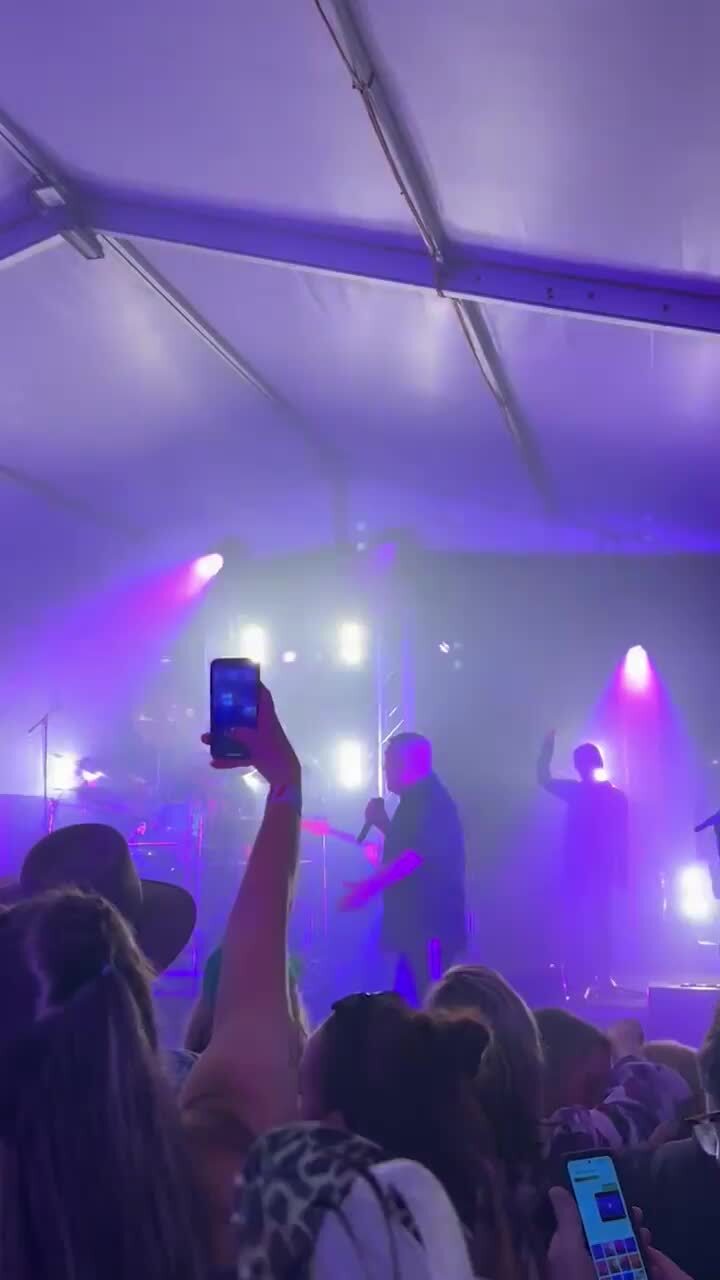 Jimmy Barnes plays the Magic Millions race day at the Gold Coast