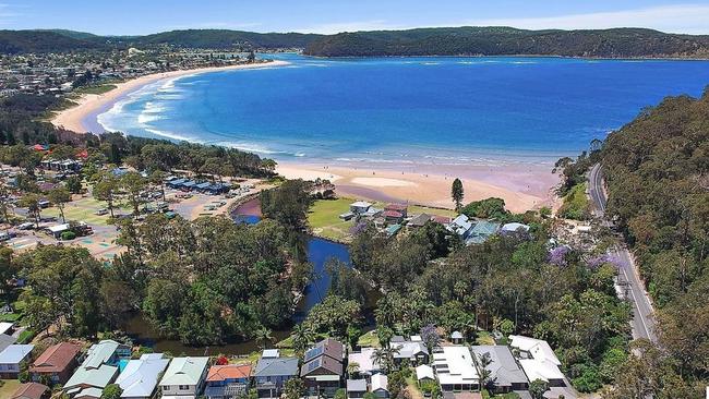 1 Edgecliff Road, Umina Beach. Central Coast real estate.