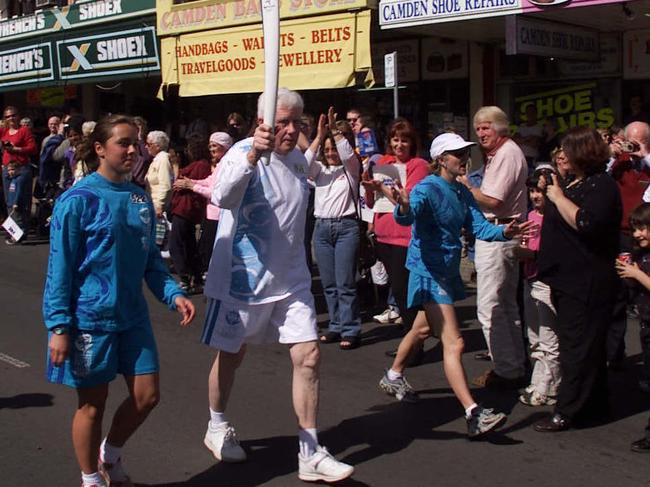 Olympic Torch Relay Day 89, September 04, 2000: Penrith to Bowral. Crowds greet the torch in Camden. Picture: Glen Campbell