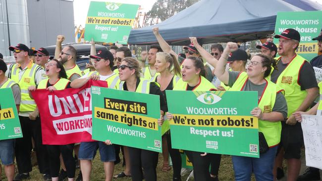 Woolworths workers on a picket line at the Dandenong South Distribution centre in Melbourne. The centre remains closed as negotiations continue. Picture: David Crosling/NewsWire