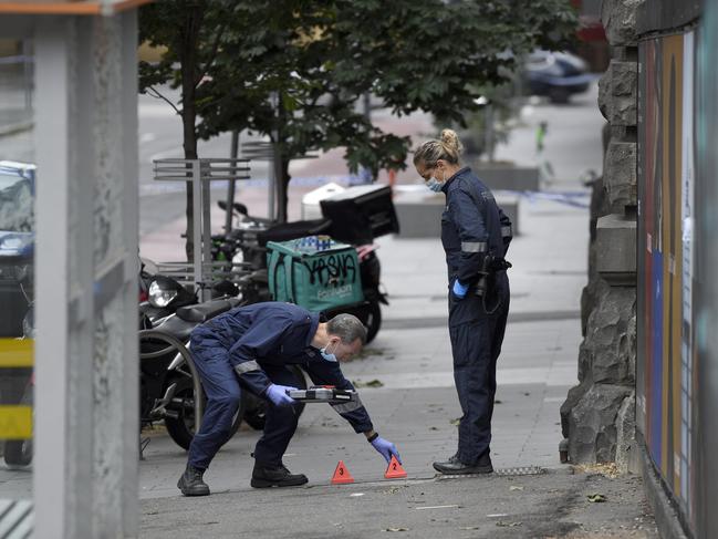 Police investigate the shooting of a 19-year-old man from Niddrie outside The Mens Gallery strip club. Picture: NCA NewsWire / Andrew Henshaw