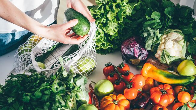 The study confirms previous research showing a healthy diet plays a vital role in warding off dementia.