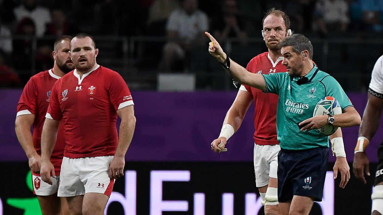 Stuart Barnes thinks Wales hooker Ken owens was lucky not to see a red card for his tip tackle against Fiji.