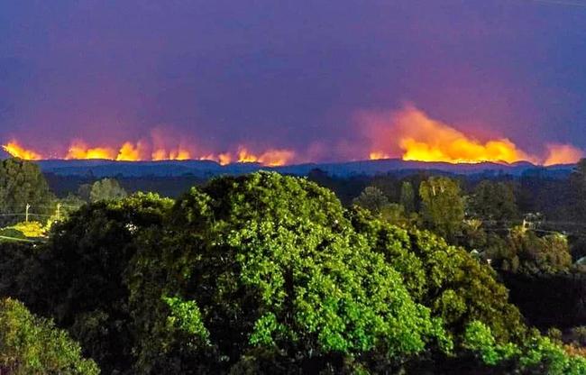 Fires west of Casino along the range, as seen from Hotham St, Casino. Picture: Dee Hartin Photography