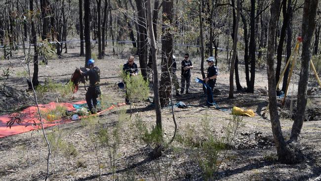 Police search Kangaroo Flat where the body of Simone Quinlan was found. Picture Daryl Pinder