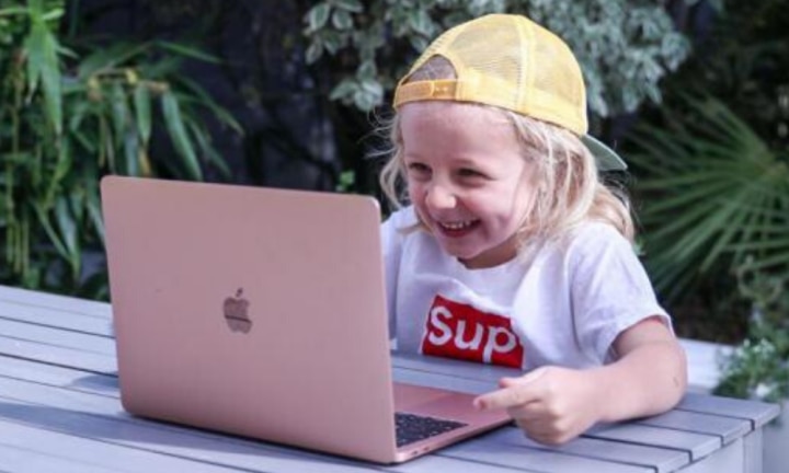 Mum Has No Problem Letting Her Son Watch Video Games For 6 Hours A Day Kidspot - kidspot.com.au roblox
