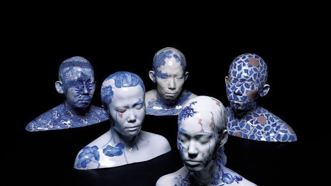 Chinese Australian artist Ah Xian’s famous porcelain heads will be show in London as part of the APT highlights exhibition