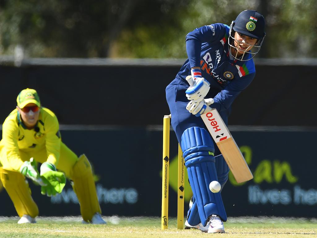 Annabel Sutherland dismissed Smriti Mandhana with the first of her three wickets. (Photo by Albert Perez/Getty Images)