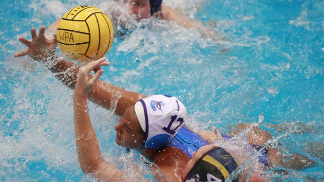 Action between the Fremantle Marlins and UWA Torpedoes.