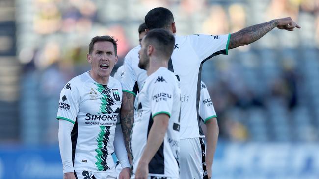 Neil Kilkenny (left) vents his frustration during Western United’s loss in Gosford. Picture: Scott Gardiner/Getty Images