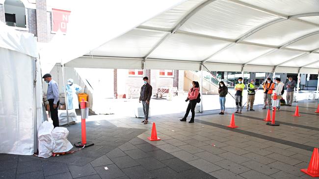 People queue for testing in Sydney. Picture: NCA NewsWire / Adam Yip