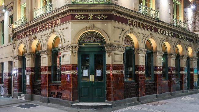 The Young &amp; Jackson hotel in Melbourne’s CBD is still closed. Picture: Ian Currie