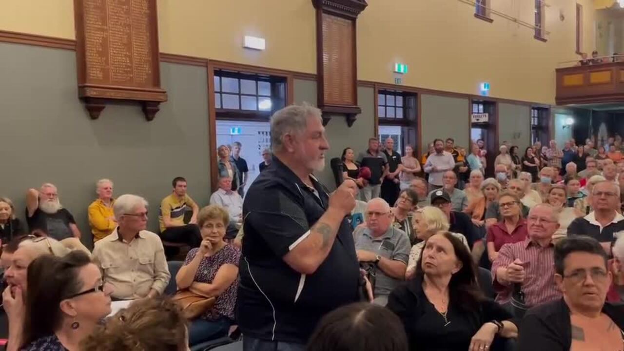 Crowd gathers to discuss Maryborough CBD crisis.