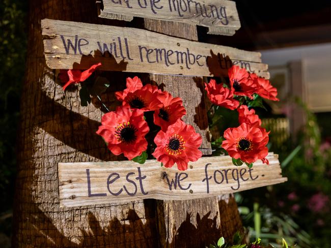 The Anzac Day tribute outside Sydney Kinsman's house in Alice Springs last year Mr Kinsman was one of the last living 'Rats of Tobruk'. Photo: Emma Murray