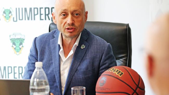 NBL owner Larry Kestelman believes basketball can reel in cricket as No. 1 summer sport