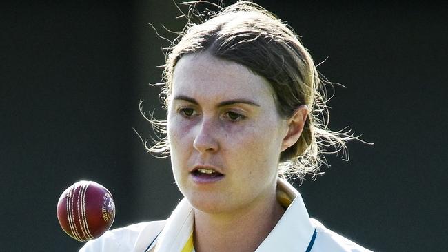 ADELAIDE, AUSTRALIA - MARCH 05:   Tayla Vlaeminck of Australia Green  during day one of the Cricket Australia Green v Gold - 3 Day Domestic at Karen Rolton Oval on March 05, 2024 in Adelaide, Australia. (Photo by Mark Brake/Getty Images for Cricket Australia)