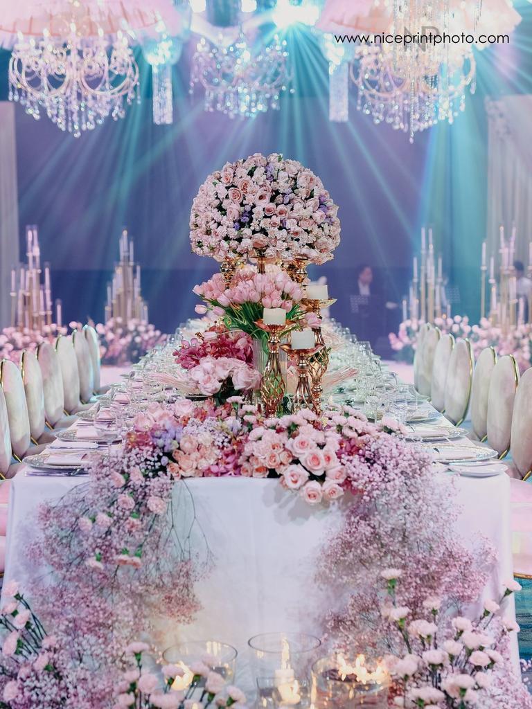 And extravagant table settings. Picture: Facebook/Niceprint