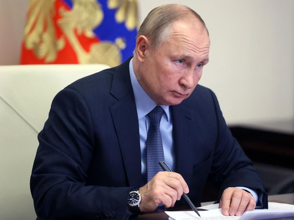 Vladimir Putin says he drove a taxi after fall of Soviet Union