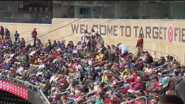 Padres make rare trip to Target Field to face Twins