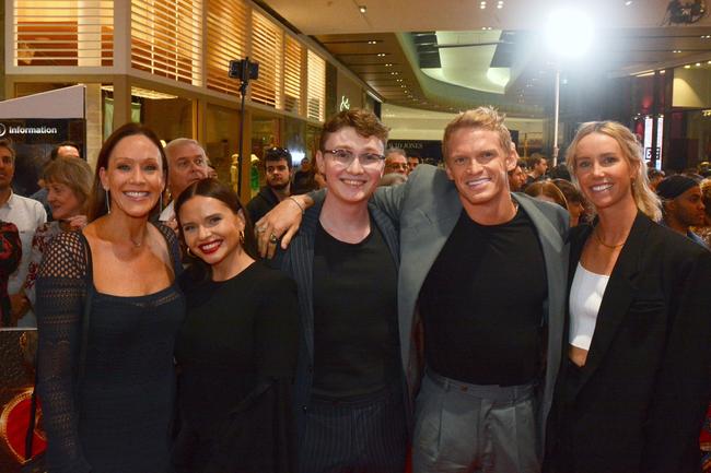 Angie, Alli, Tom and Cody Simpson with Emma McKeon at Australian premiere of ‘Elvis’ at Event Cinemas Pacific Fair, Broadbeach. Pic: Regina King