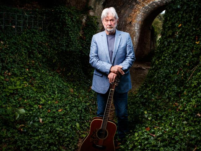 SA WEEKEND. John Schumann pictured at the Inglewood Inn. The ASO together with John Schumann and the Vagabond Crew will be performing Lawson, the 2005 first album by John Schumann and the Vagabond Crew. Picture Matt Turner.