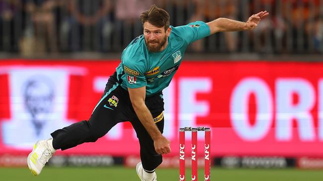 PERTH, AUSTRALIA - JANUARY 07: Michael Neser of the Heat bowls during the Men's Big Bash League match between the Perth Scorchers and the Brisbane Heat at Optus Stadium, on January 07, 2023, in Perth, Australia. (Photo by Paul Kane/Getty Images)