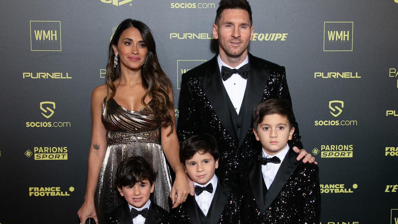 Lionel Messi bersama keluarganya di Ballon d'Or di Paris.  Foto oleh Marc Piasecki/WireImage