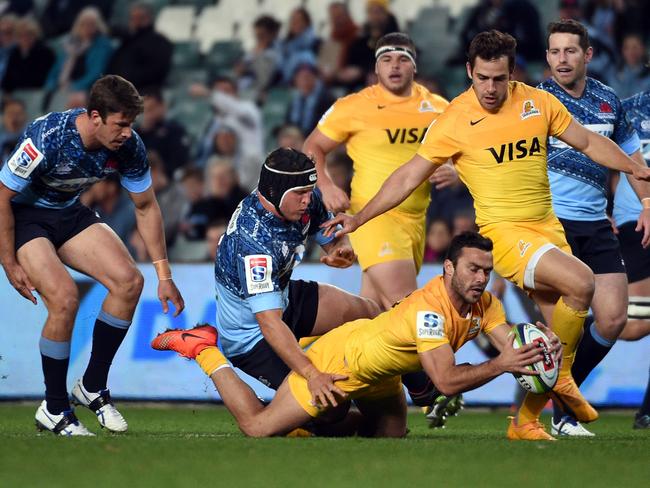 The Argentinians sealed an easy victory on their first Super Rugby trip to Australia.