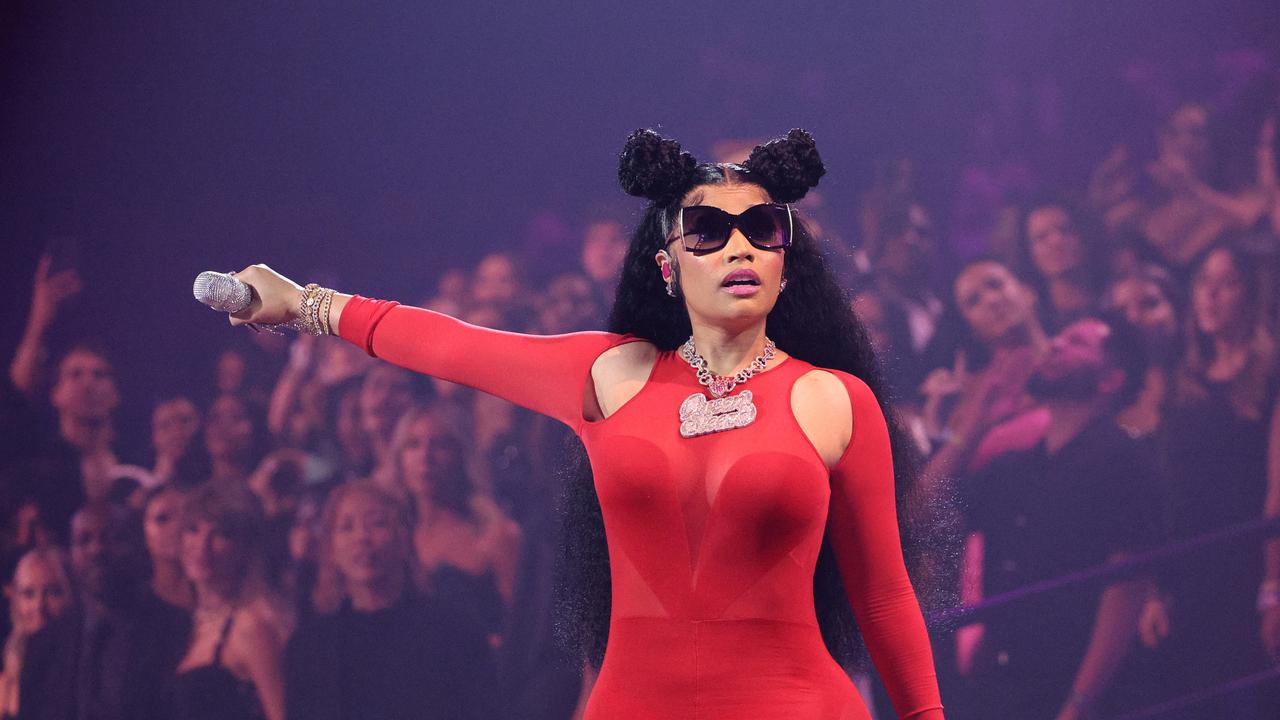 Nicki Minaj's costume fails her on stage – but she carries on like