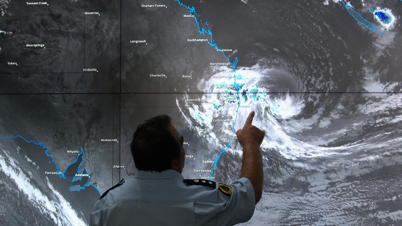 20,000 homes at flooding risk as Brisbane faces cyclone direct hit