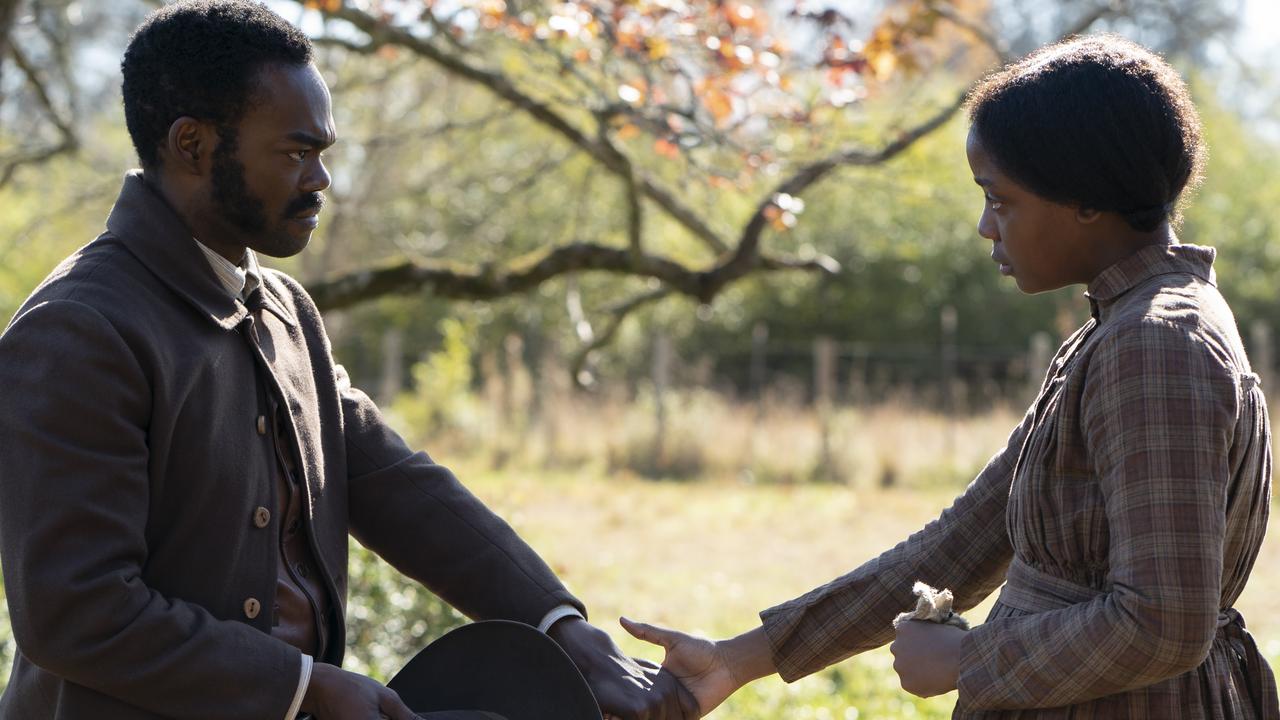 William Jackson Harper and Thuso Mbedu in Underground Railroad.