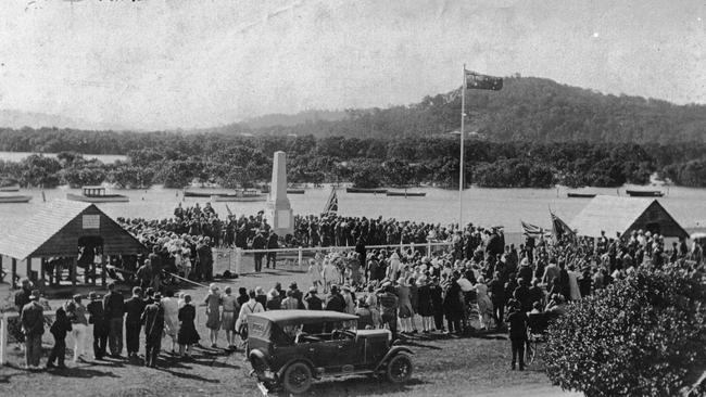 Unveiling of the War Memorial, Woy Woy, Anzac Day, 1925. Picture: Central Coast Council Library/Gostalgia