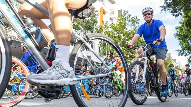 Tour de Brisbane Community Ride, South Bank. (AAP Image/Richard Walker)