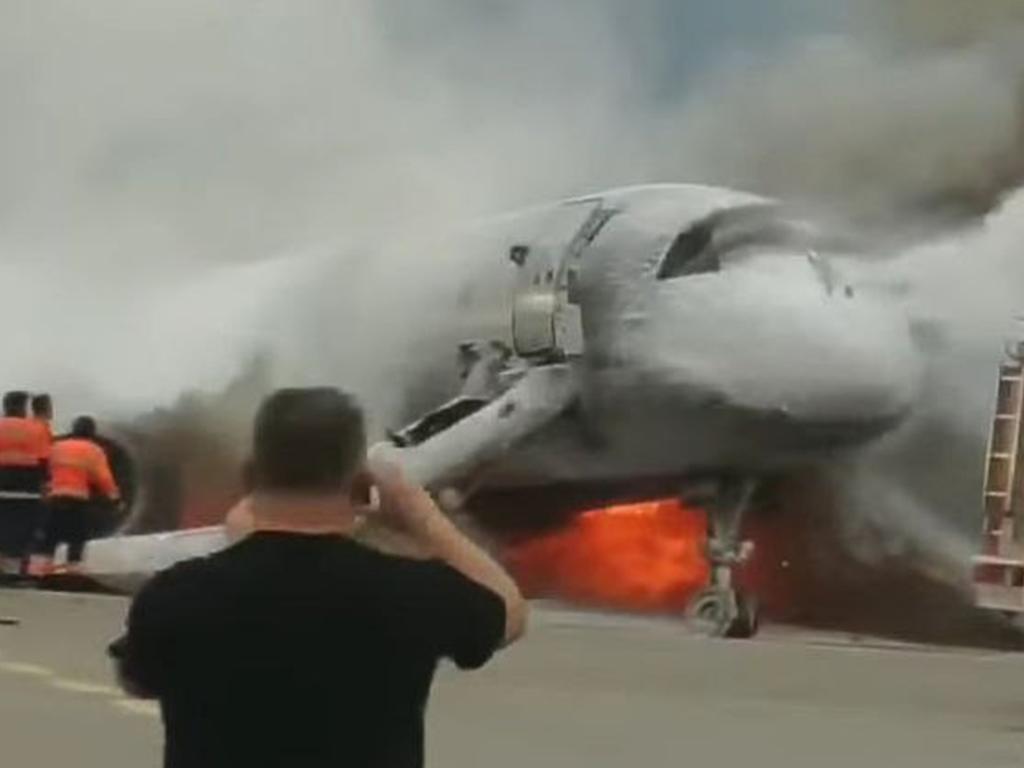 Aeroflot plane fire: Video shows copilot saving pilot during Moscow ...