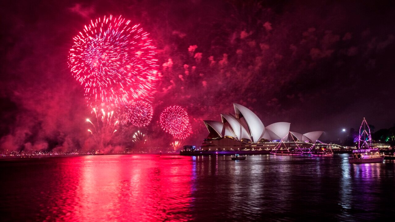 NSW RFS approves Sydney's NYE fireworks to go ahead as planned