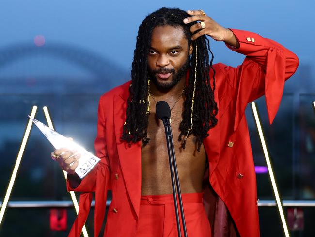 Genesis Owusu receives the ARIA Award for Best Independent Release at the 2021 ARIA Awards. Picture: Getty Images