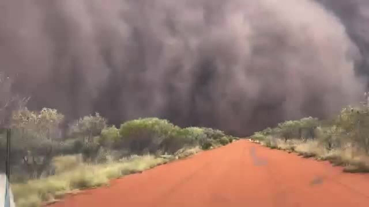 Ali Curung dust storm captured on camera