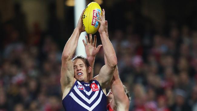 Fremantle's Nat Fyfe takes a strong grab against Sydney. Picture: Phil Hillyard