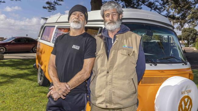 John Rigney and Allan McManus, at Murray Bridge, both say they will vote ‘no’ on Saturday. Picture: Ben Clark