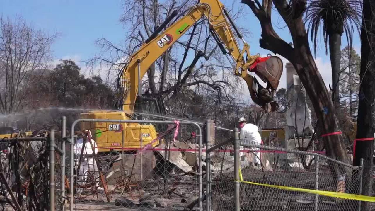 Army engineers and FEMA join efforts to remove rubble in fire-ravaged LA neighbourhoods