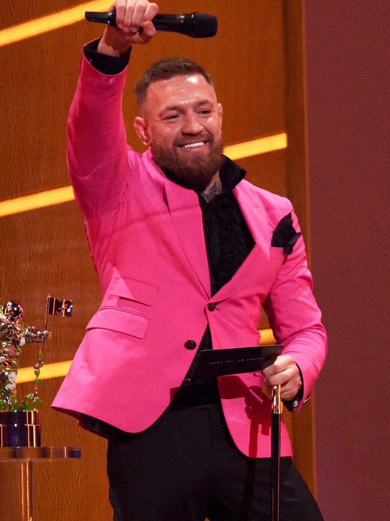 It takes a real man to wear pink. (Photo by Kevin Mazur/MTV VMAs 2021/Getty Images for MTV/ViacomCBS)