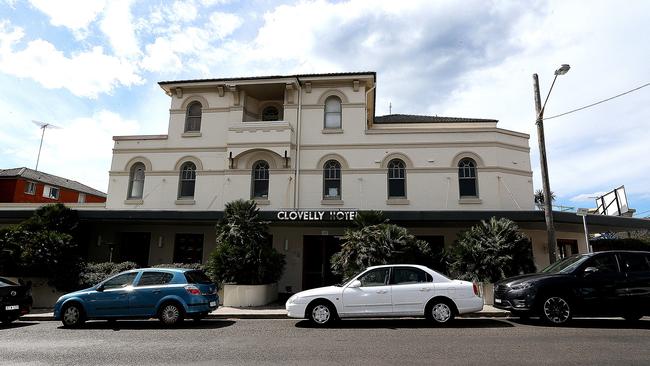 Clovelly Hotel.