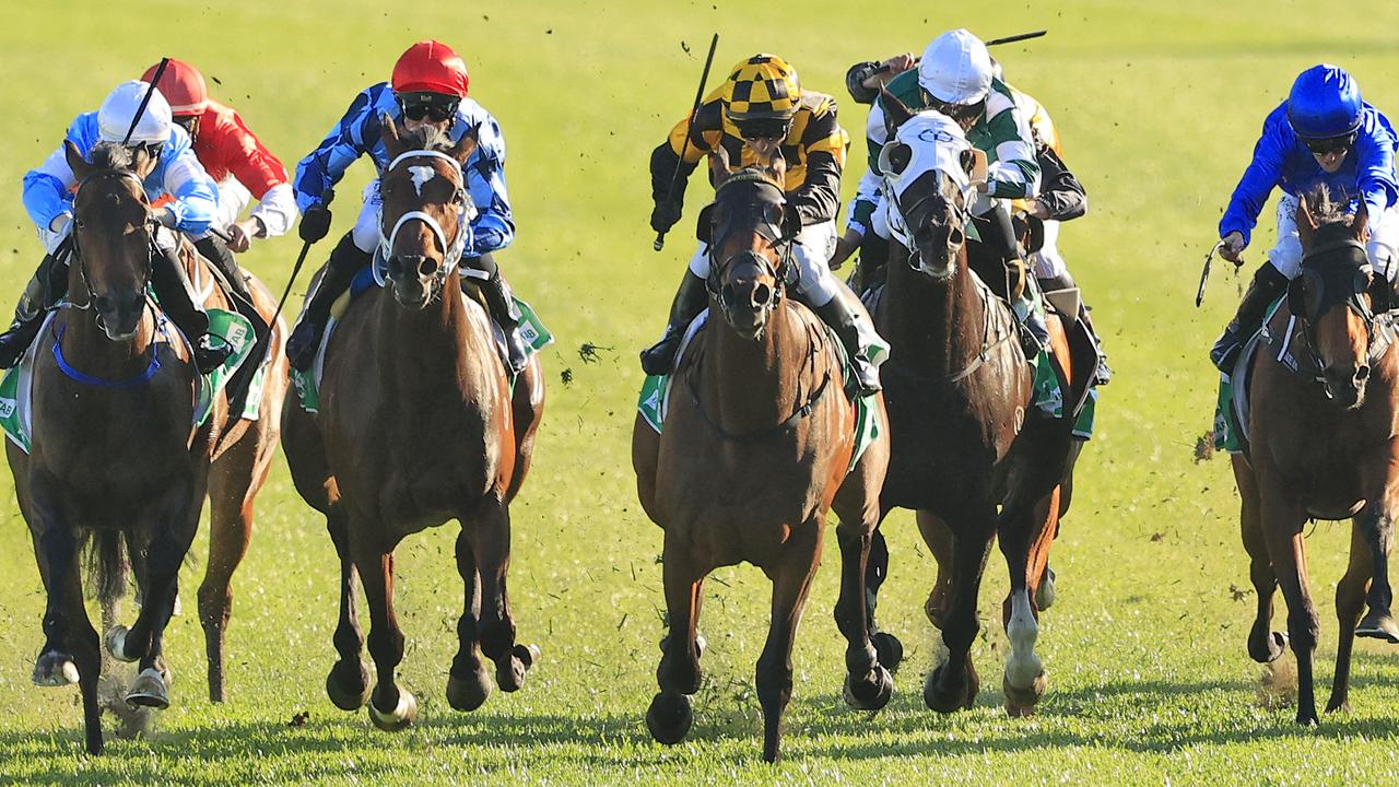 Sydney Racing - Epsom Day