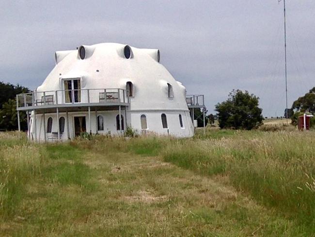 The Dome home in Ballan has become an unlikely tourist attraction. It is dubbed by locals as the ‘igloo’ or the ‘spaceship’. Picture: realprivate.com.au
