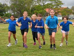 The Blue Team, Amber Wright, Amarli Martin, Victoria Connolly, Beccy Ireland, Georgia Moss and Harpa Hock joined in the inaugural 3-8 yrs running the cutter at Mt Morgan festival. Picture: Jann Houley